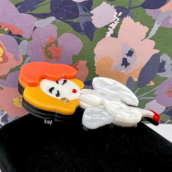 Marilyn Monroe Art Deco Acrylic Brooch - Picture 3 of 5